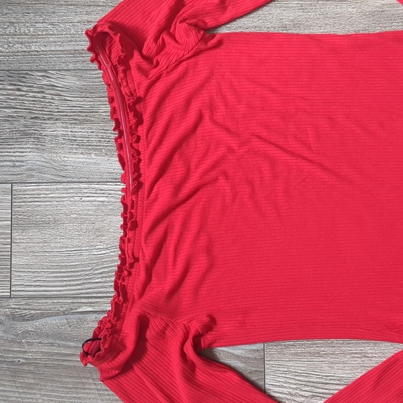 BOGO!! H&M Red Ribbed Off the Shoulder Bodycon Dress Size 2 - Picture 2 of 6